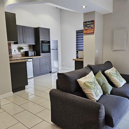 Agreable Logement Avec Terrasse Saint-Victoret Extérieur photo