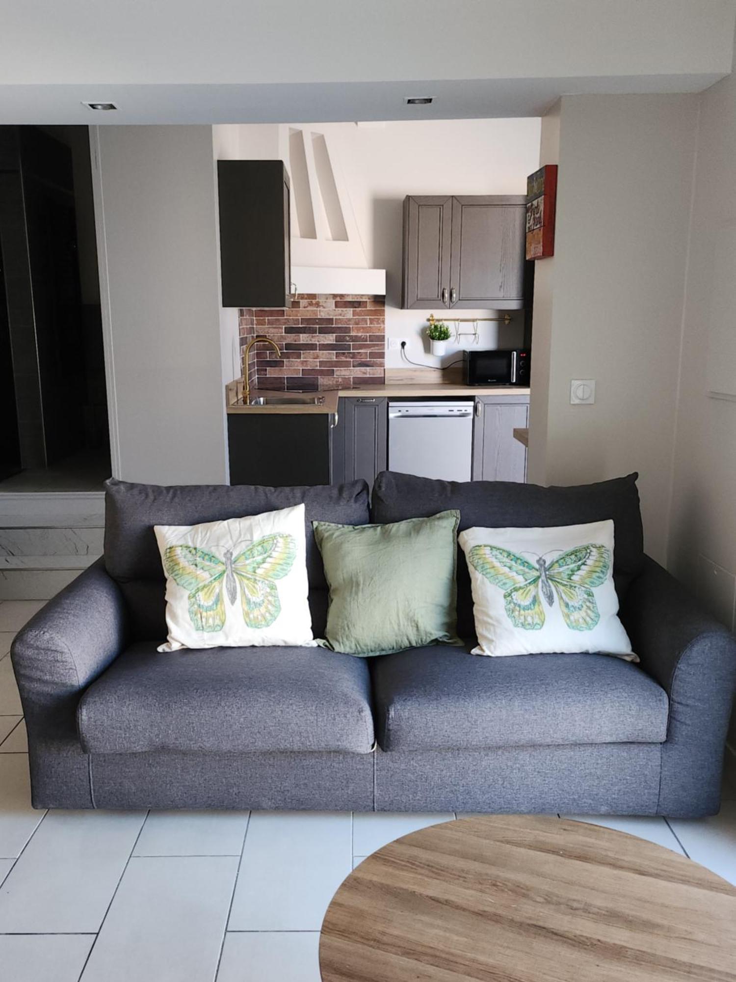 Agreable Logement Avec Terrasse Saint-Victoret Extérieur photo