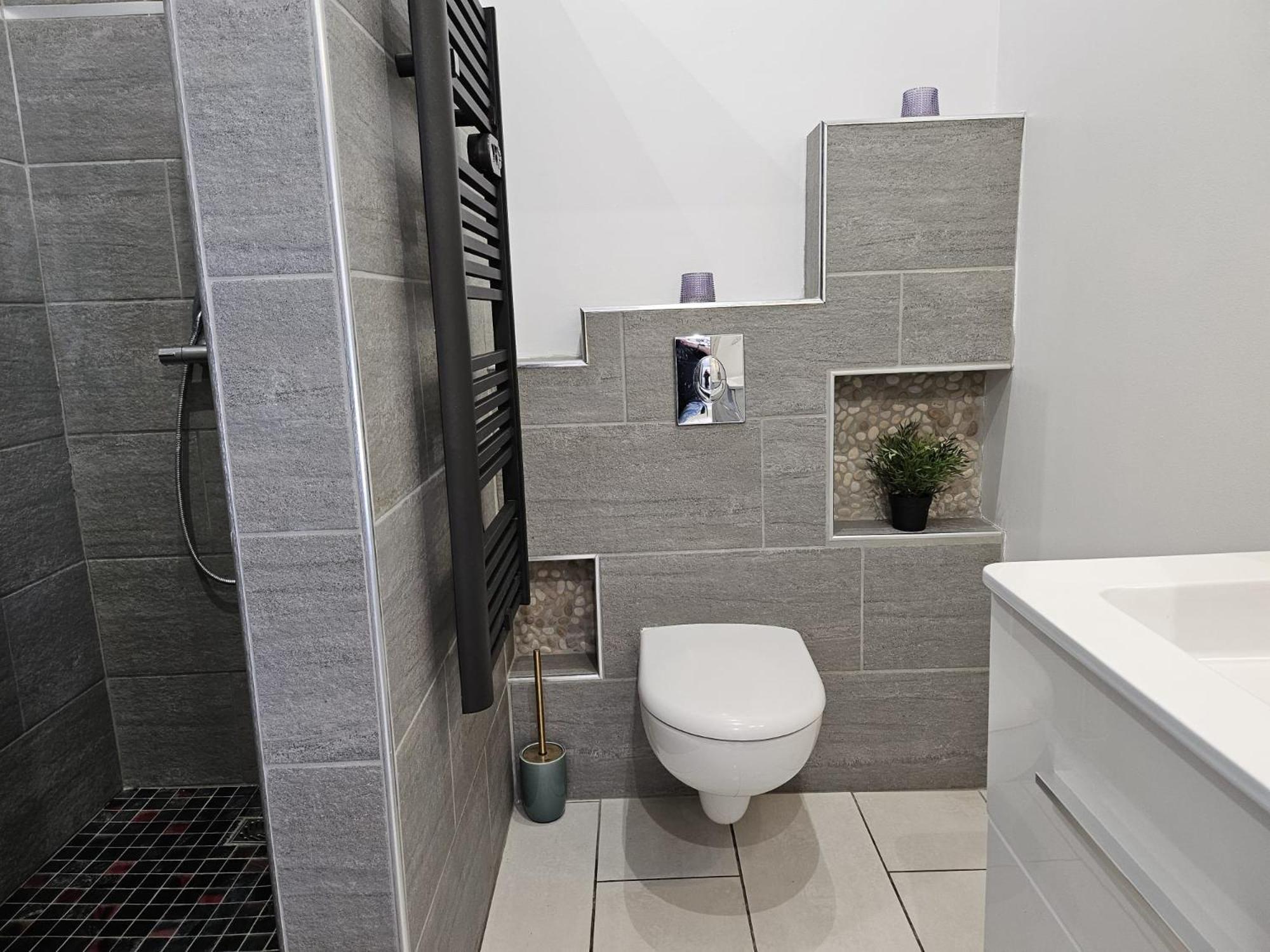 Agreable Logement Avec Terrasse Saint-Victoret Extérieur photo