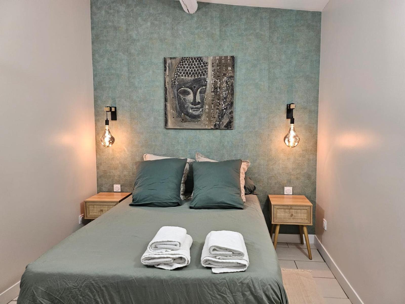 Agreable Logement Avec Terrasse Saint-Victoret Extérieur photo